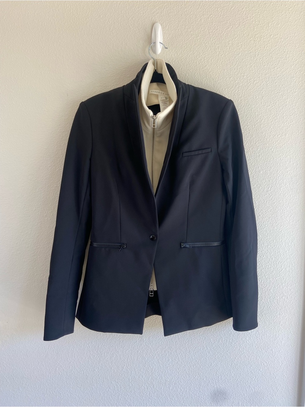 Veronica Beard scuba Black Blazer with Cream Dickey Zip-In Layer Womens 00